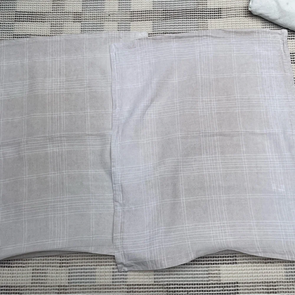 Crate&Barrel QUINN LINEN 2/ STANDARD SHAM 20x26in/51 x66cm